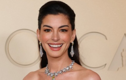 Anne Hathaway razkrila preprost trik za bolj spočit videz, ki deluje v nekaj minutah - Modna.si