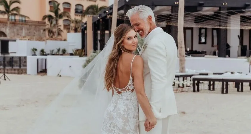 Influencerski par, med katerima je 19 let razlike, dobil prvega otroka - Modna.si