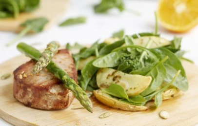 Si želite gostejše lase po 50. letu? TO so živila, ki podpirajo rast las - Modna.si