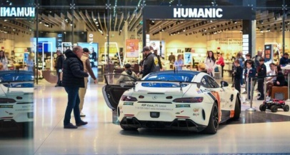 Prava paša za oči je bil razstavljen dirkalnik Mercedes-AMG GT3 - Modna.si