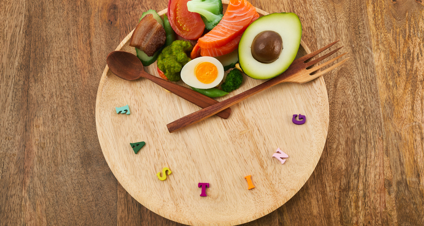 Intermittent fasting: resnica, ki jo večina spregleda