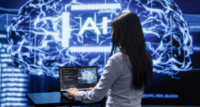 »Ne bo nas nadomestila umetna inteligenca, ampak sodelavec, ki jo zna uporabljati.« - Modna.si