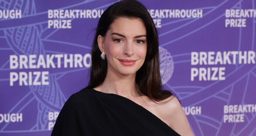 Anne Hathaway je najlepša ženska na svetu, a eno vprašanje jo je res zmotilo