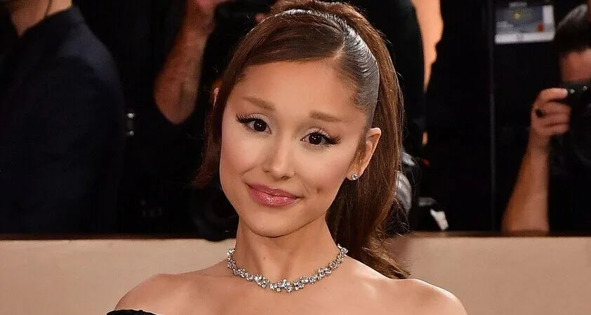 Ariana Grande napovedala novi album Petal: znan datum izida in prve podrobnosti! - Modna.si