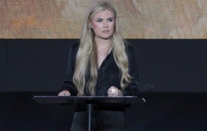 Erika Kirk javno napadla komika Druskija zaradi sporne imitacije - Modna.si