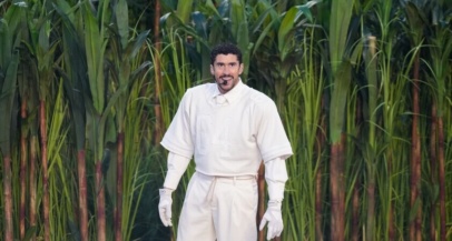 Bad Bunny na Met Gali 2026 šokiral z drastično preobrazbo - Modna.si