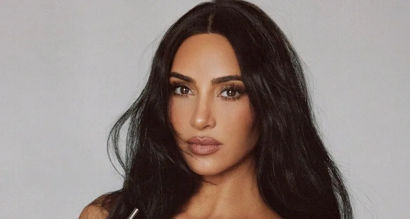 Kim Kardashian šokirala: vsak dan vzame kar 35 prehranskih dodatkov - Modna.si