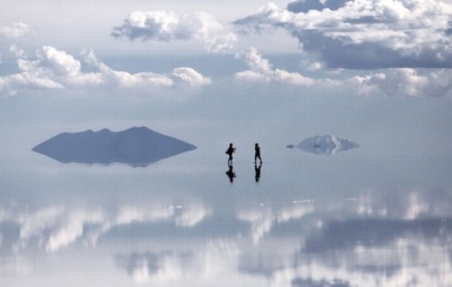 Salar de Uyuni: Neskončno ogledalo sredi Bolivije, ki jemlje dih! - Modna.si