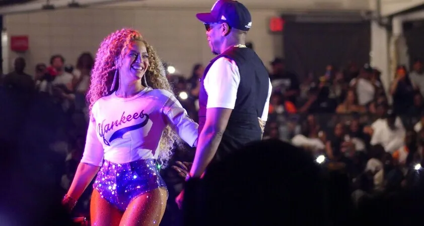 Beyonce presenetila na koncertu Jay-Z-ja in navdušila z nastopom - Modna.si