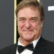 Igralec John Goodman po ogromni izgubi kilogramov skoraj neprepoznaven!