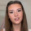 Kdo je 16-letna Britanka, ki je v nekaj dneh osvojila TikTok?