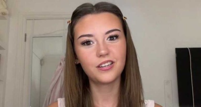 Kdo je 16-letna Britanka, ki je v nekaj dneh osvojila TikTok? - Modna.si
