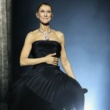 Celine Dion po šestih letih spet na odru – njena vrnitev v Parizu ganila do solz