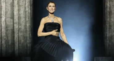 Celine Dion po šestih letih spet na odru - njena vrnitev v Parizu ganila do solz - Modna.si